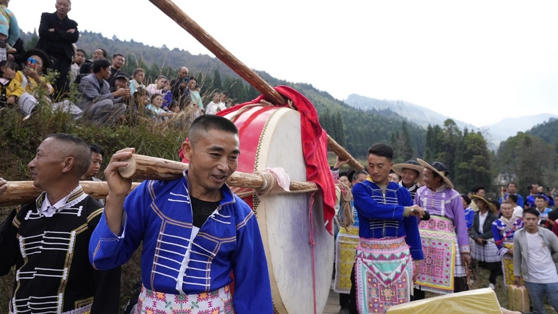 清镇市麦格乡龙滩村举行苗族祭鼓节。