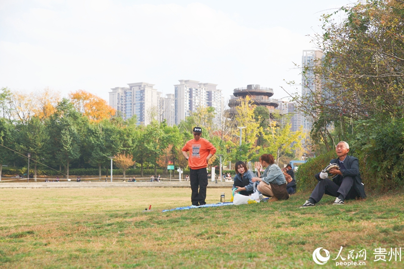 贵阳市白云区泉湖公园一角。人民网 龙章榆摄