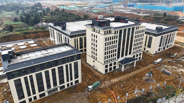 4、仁懷市華成酒業（集團）有限公司營銷總部建設項目。