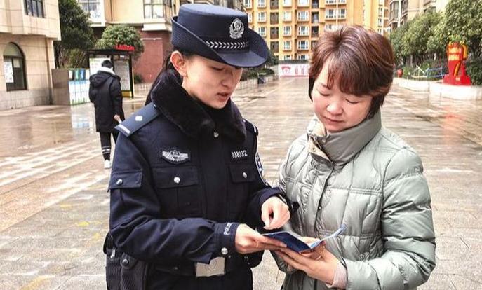 派出所女警“小喇叭”突擊隊：警營“她”力量 盡情綻芳華         鳳凰派出所探索成立了一支女警“小喇叭”突擊隊。這支突擊隊走街入戶，當起普及安全意識、調解矛盾糾紛、收集社情民意、傳遞政府好政策的“小喇叭”。……