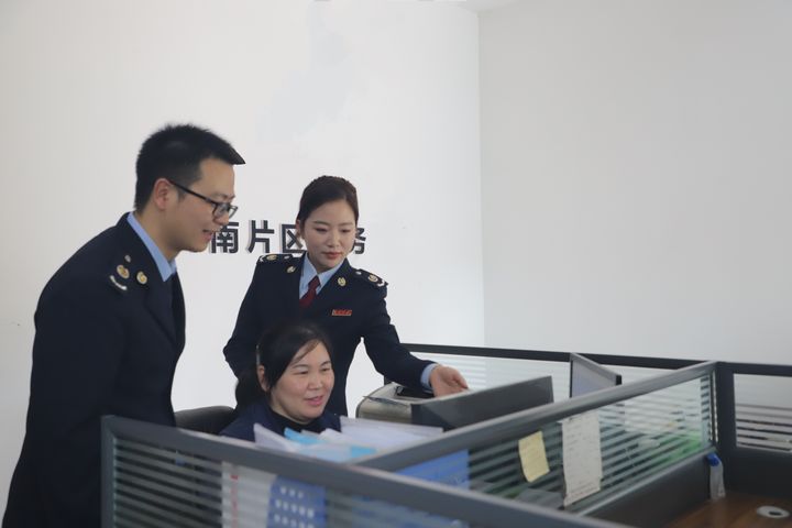 福泉税务部门到企业开展研发费用加计扣除辅导。