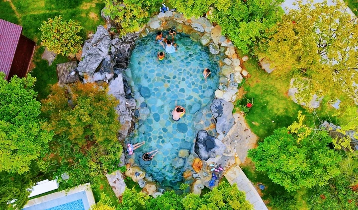 2 石阡温泉。
