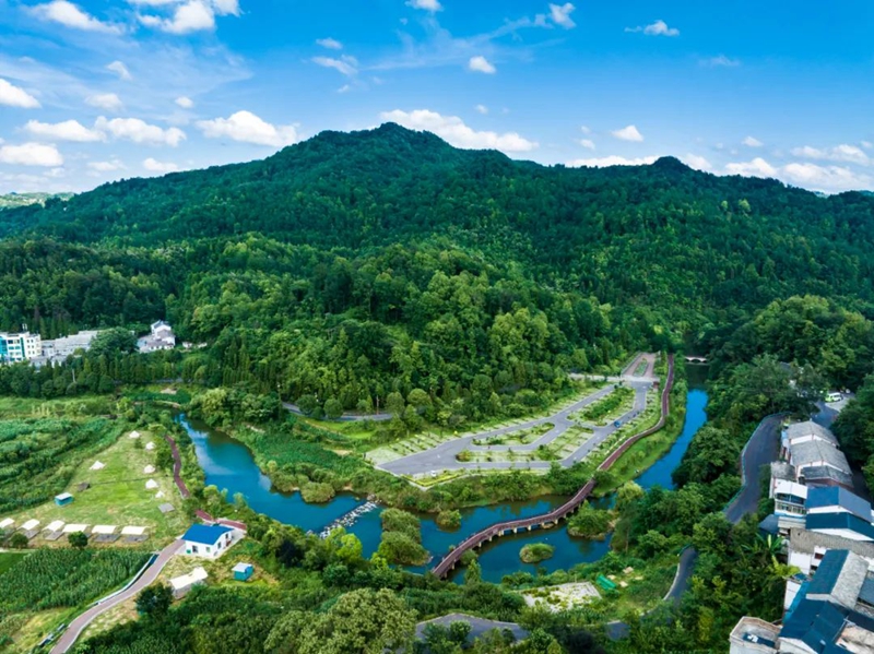 3 龍宮鎮龍潭村山清水秀 張韜 攝