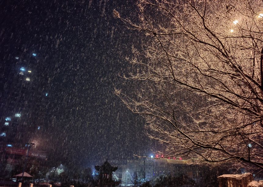 1月8日，赫章縣迎來2025年第一場雪。王永勝攝