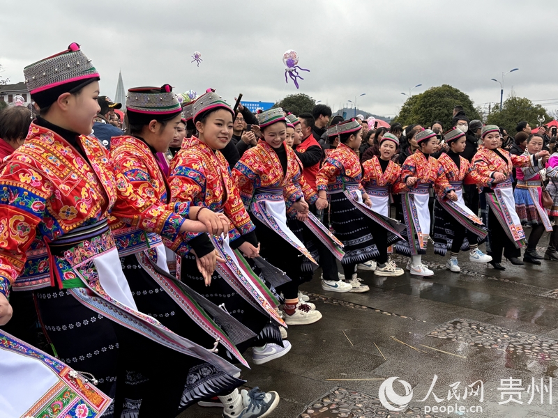 跳花展演。人民網記者 高華攝.jpg