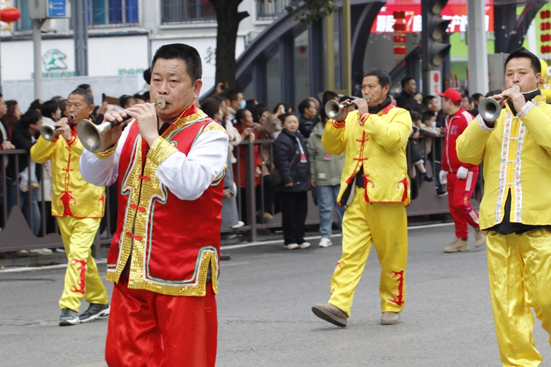 5、花秋嗩吶巡游。 王琨榮攝.jpg