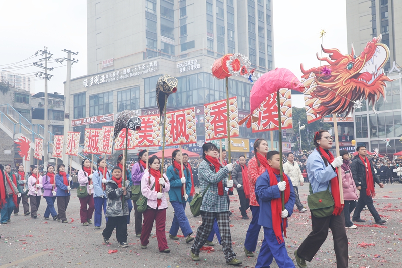 6市民游街慶元宵 覃冠中 攝.jpg