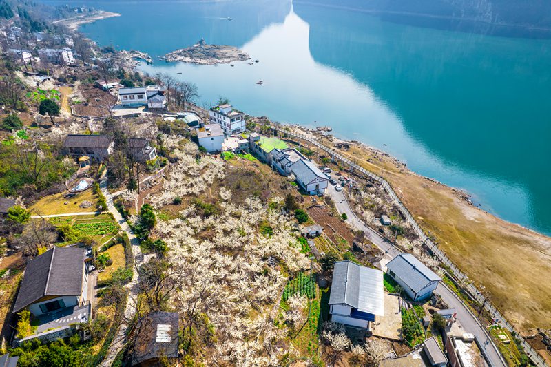 乌江上游贵州省毕节市黔西市境内的六冲河段春景（无人机照片）。