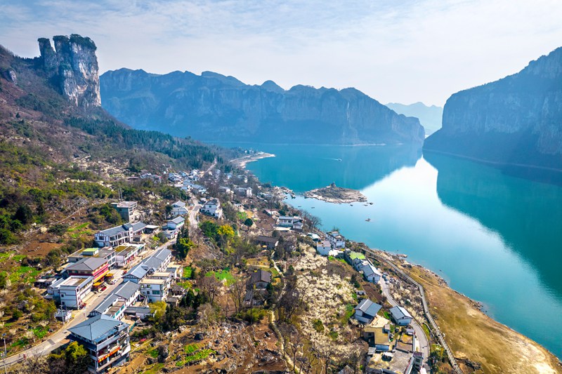 乌江上游贵州省毕节市黔西市境内的六冲河段春景（无人机照片）。