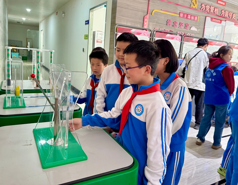 中国流动科技馆贵州巡展平坝站正式启动。