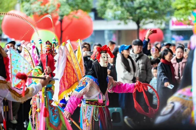 3月9日，國家級非遺代表性項目安順地戲亮相越界影城。鄧剛攝