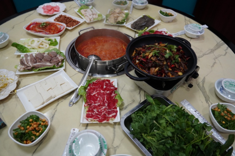牛肉火锅。