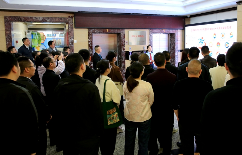 全州机关和事业单位基层党组织书记参观黔东南州税务局党史税史教育基地。李德业摄