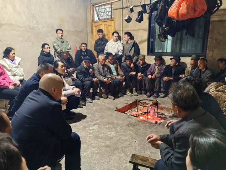城關鎮通過院壩會開展“防災減災”宣傳.jpg