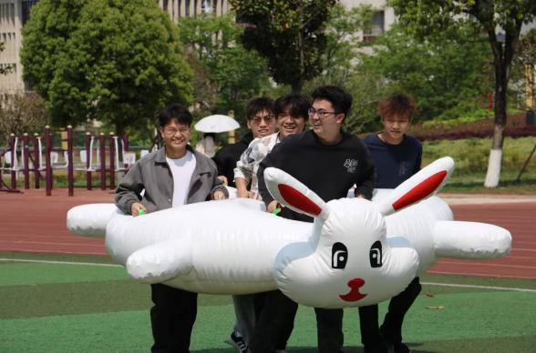 龟兔赛跑游戏。