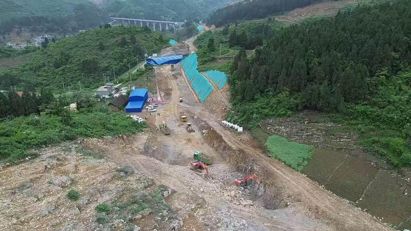 S306仁懷市五馬至茅壩公路改擴建工程項目。