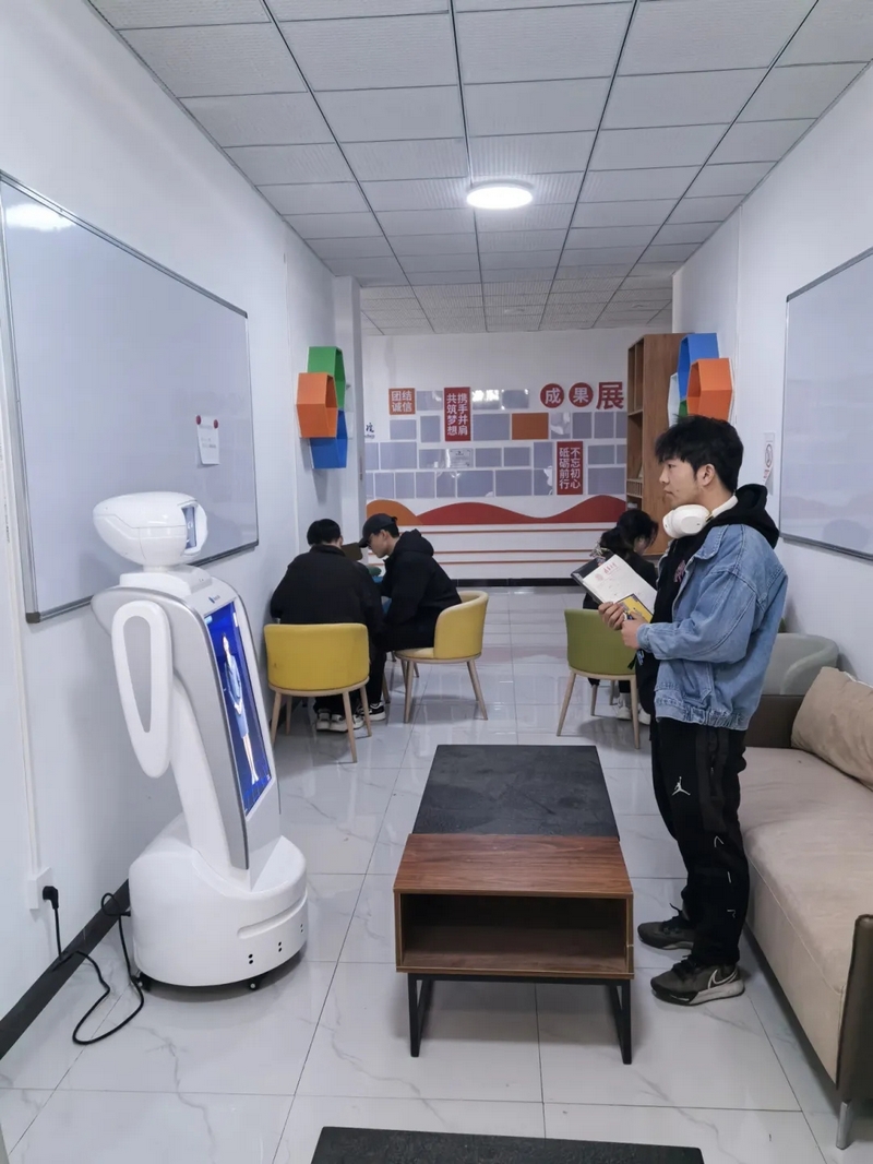 “AI+就业” 为毕业生提供全流程高效求职服务。