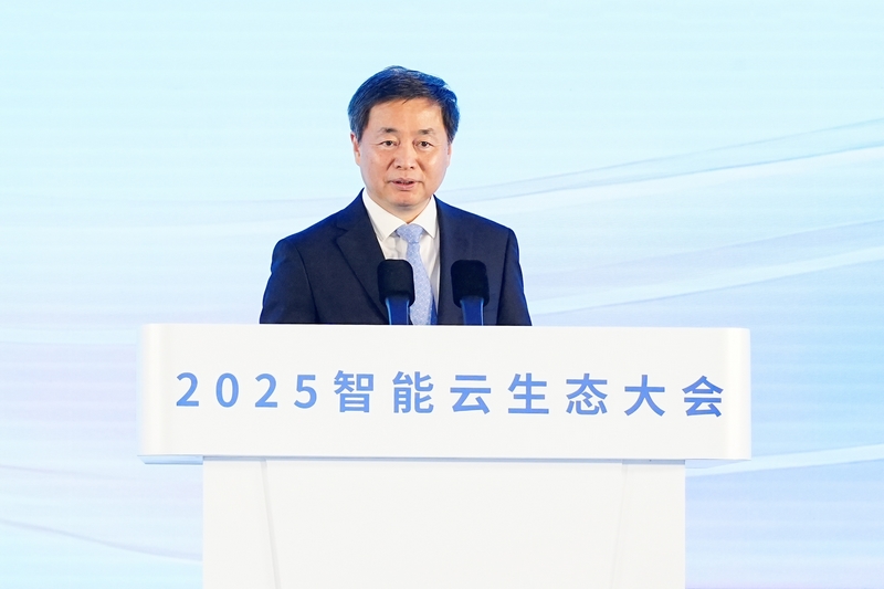 柯瑞文作主题演讲。
