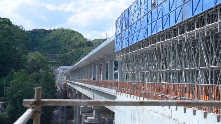 贵州盘州：盘兴铁路保田站站台已完成80% (4).jpg