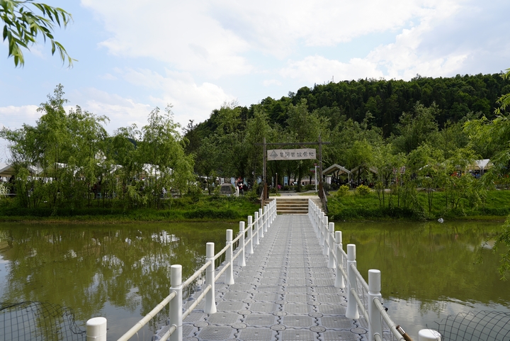 星河碧波营地。沈建华 摄.JPG