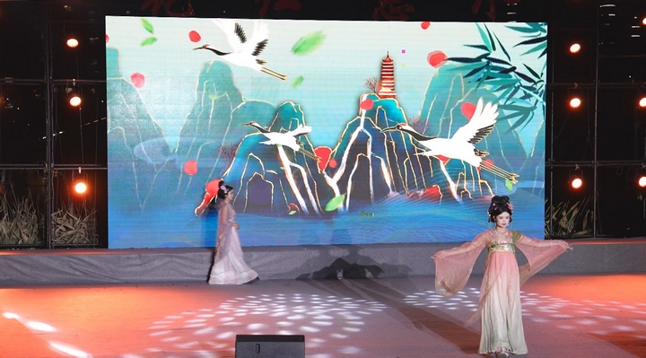 五一国风表演.jpg