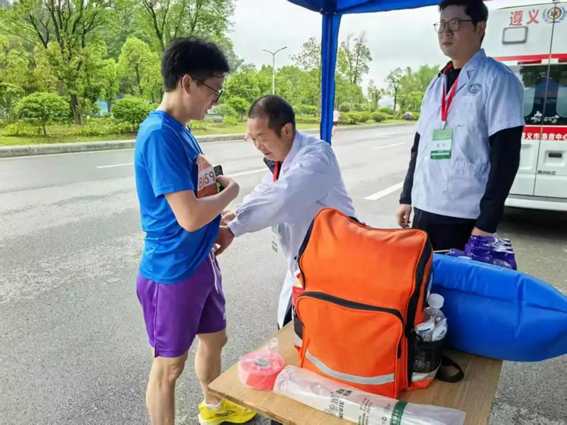 急救医护团队。