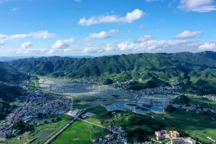 金沙縣岩孔街道東光社區 吳艷禹攝.jpg