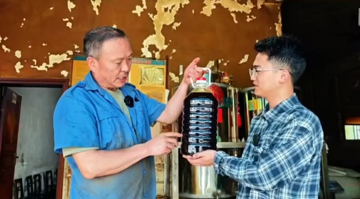 息烽縣養龍司鎮5000余畝油菜喜獲豐收.jpg