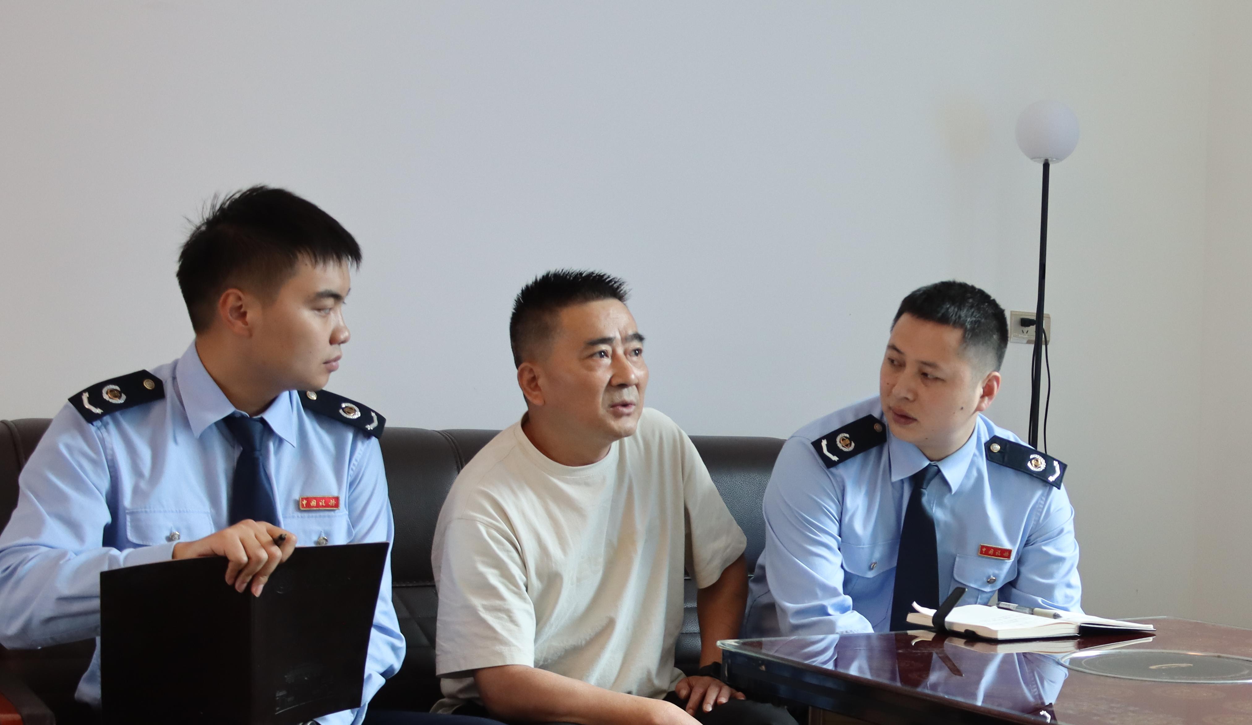 瓮安税务：反向开票赋能 黔味美食飘香。