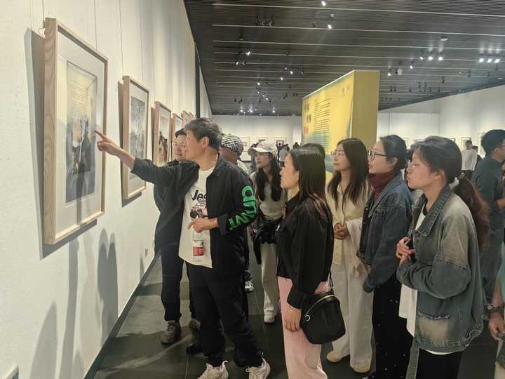 觀展現場.jpg