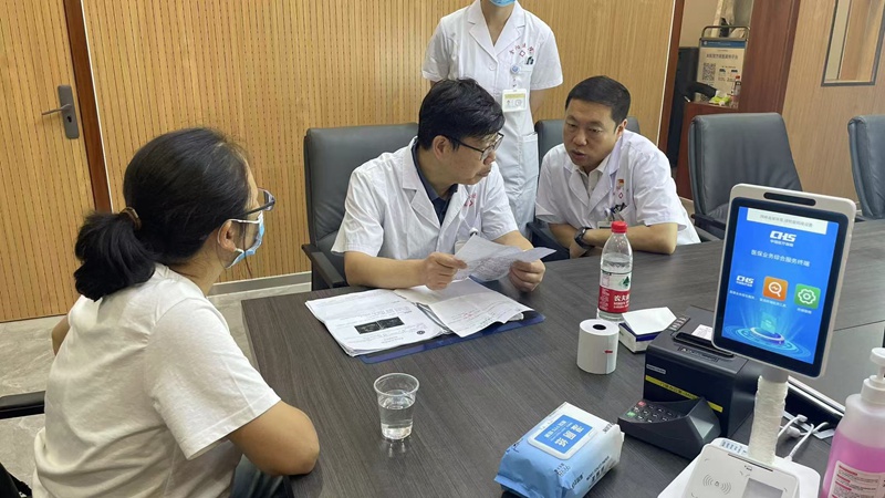 湘雅三医院专家团队助力贵阳市二医甲乳外科迈上新台阶。