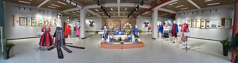 四中心两室一基地。
