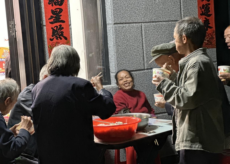 臨時安置點。