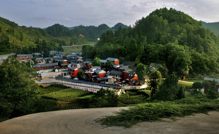 禾丰乡穿洞村.jpg