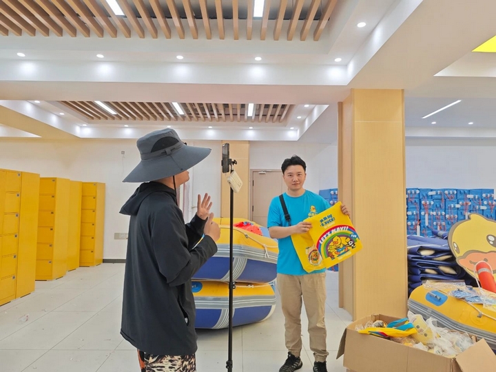 通过抖音直播间进行早鸟票预售.jpg