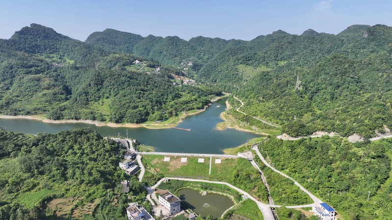 航拍塘房水库,见证习水山河安澜。江勇摄