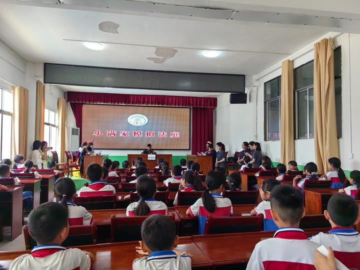 图为：法治情景剧表演现场1.jpg