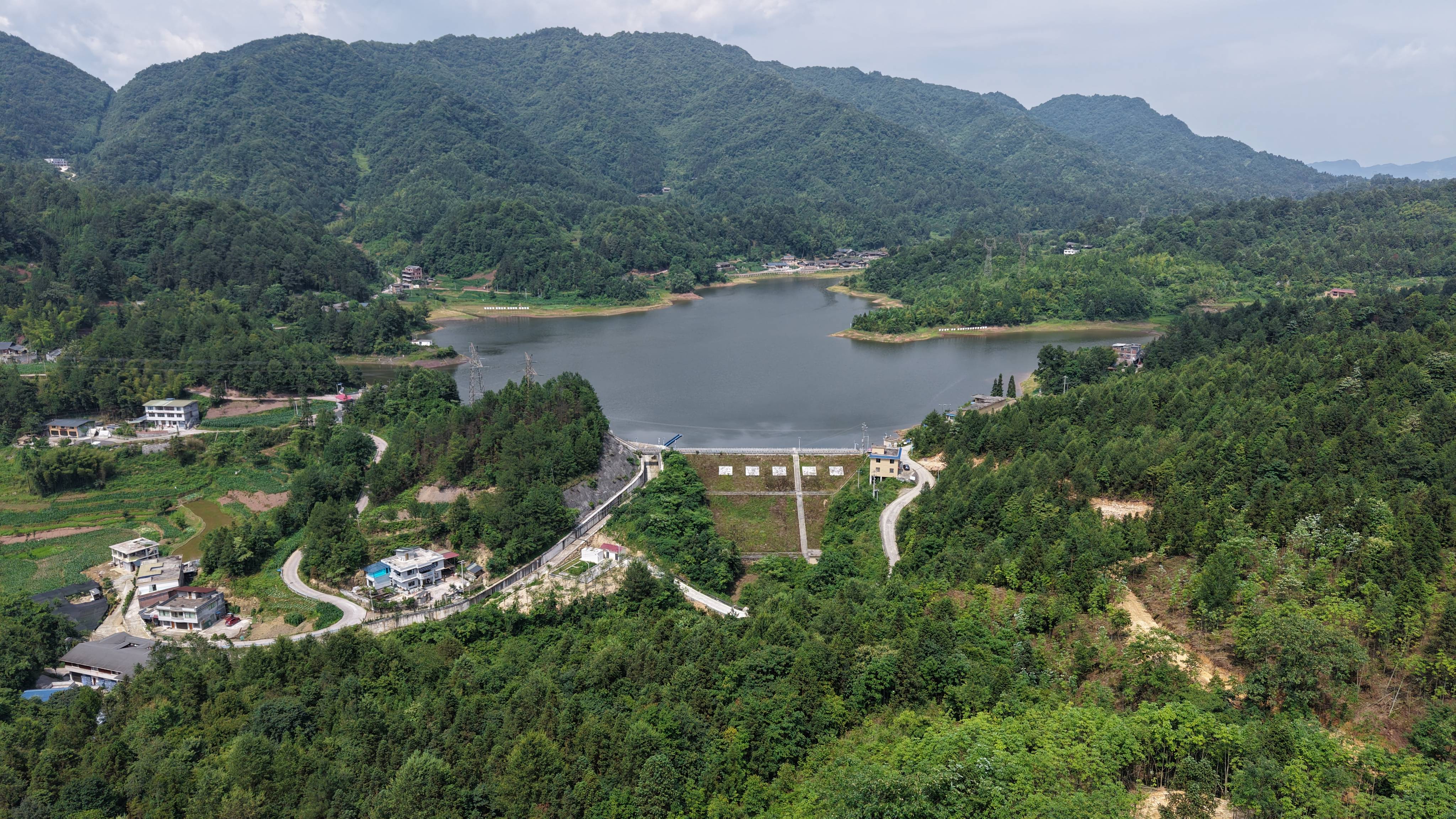关门山水库。