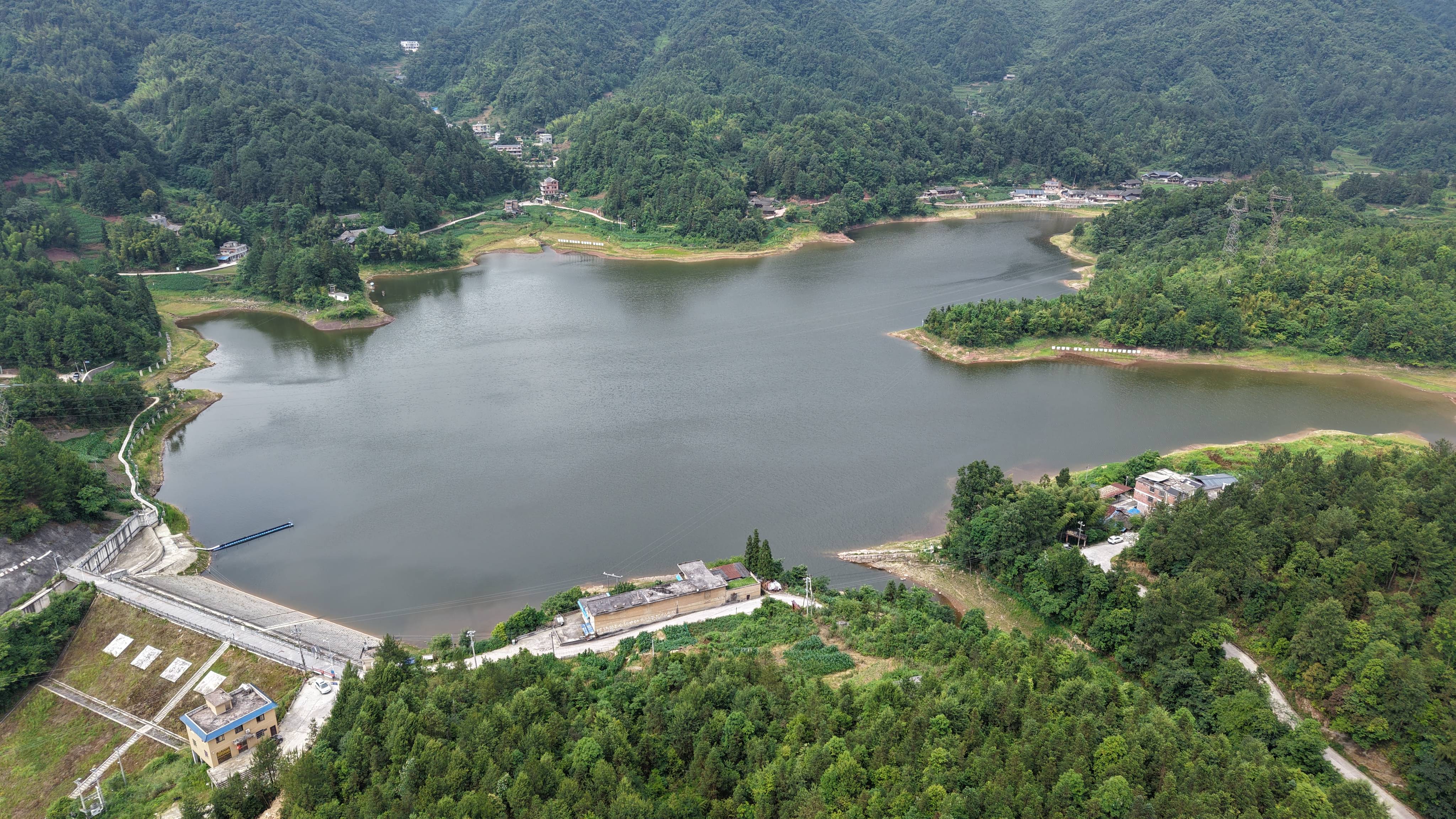 关门山水库。
