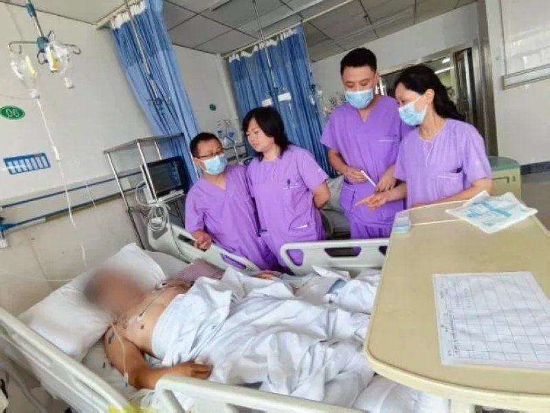金沙縣第二人民醫院到我院重症醫學科進修學習人員。