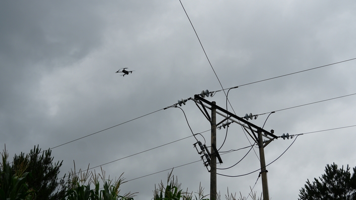 雨后無人機巡線（陳敏攝）.JPG