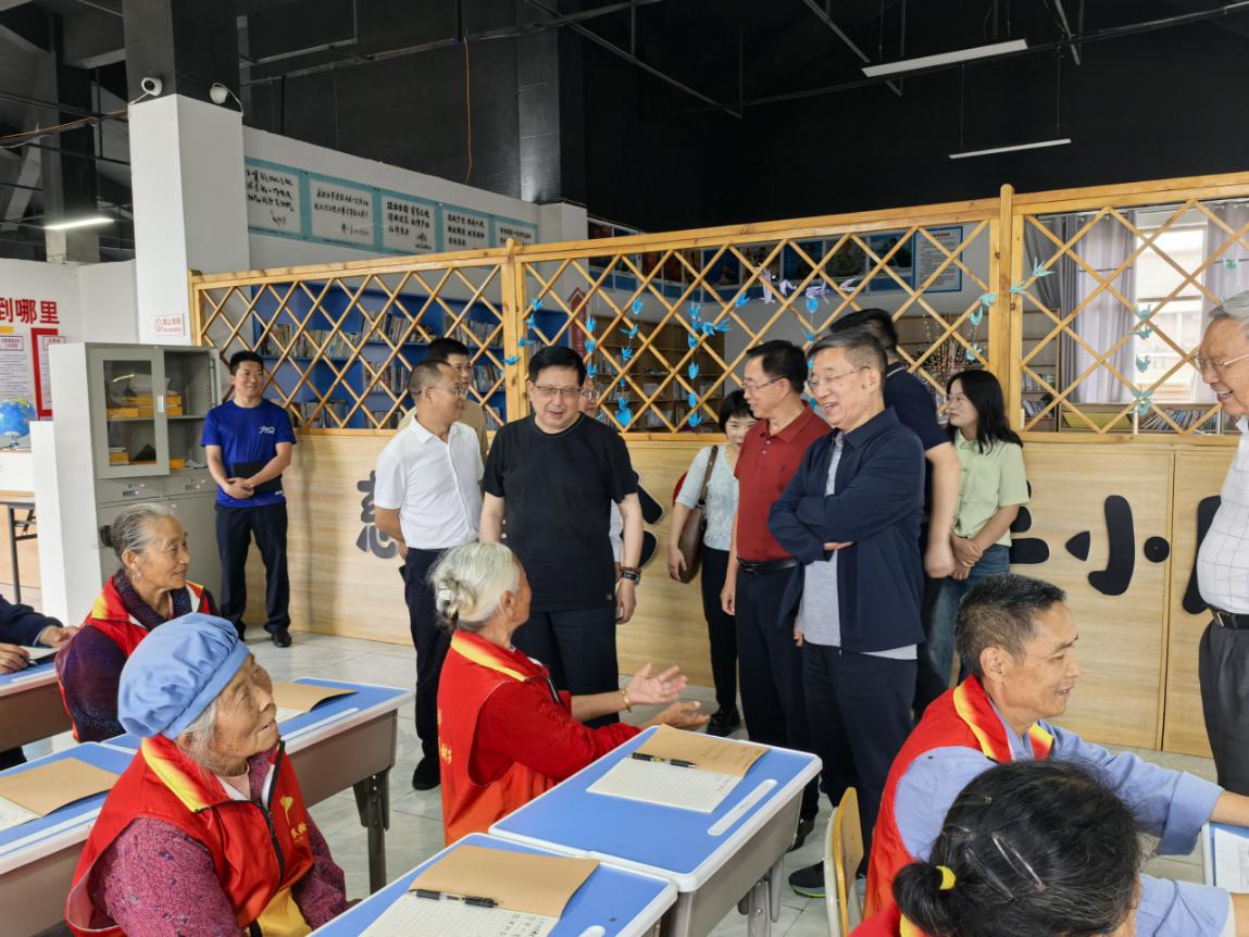 图为调研工作现场。