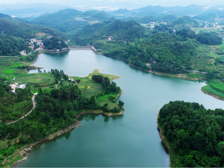青山苗族乡小桥河水库.jpg