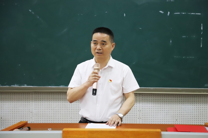 黨委副書記黃勝出席活動並致辭.JPG