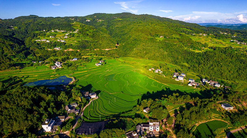 贵州省黔西市锦星镇洪湖村（无人机照片）。