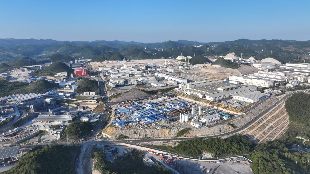 航拍黔南高新区工业园区。福泉市融媒体中心供图