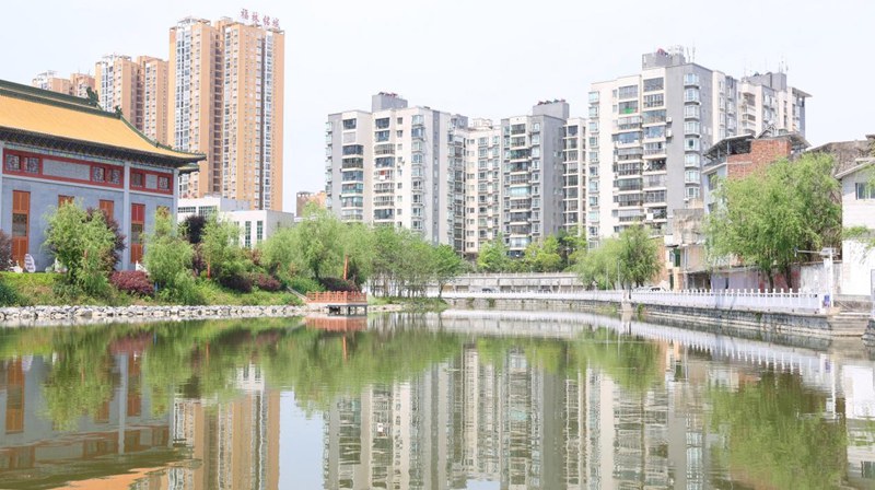 碧波荡漾的黑神河。独山县融媒体中心供图