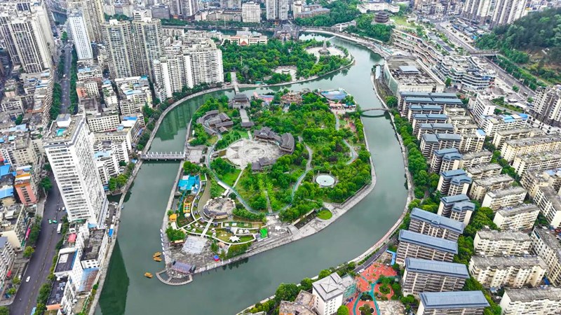 剑江河成为都匀市一道流动的风景。都匀市融媒体中心供图