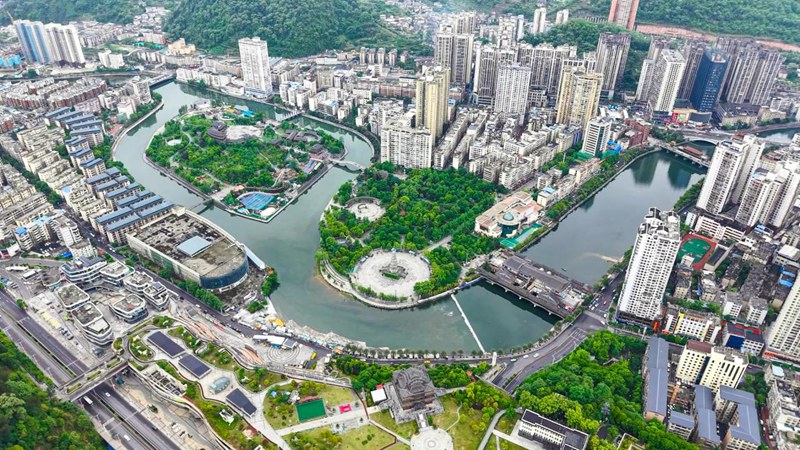 剑江河成为都匀市一道流动的风景。都匀市融媒体中心供图