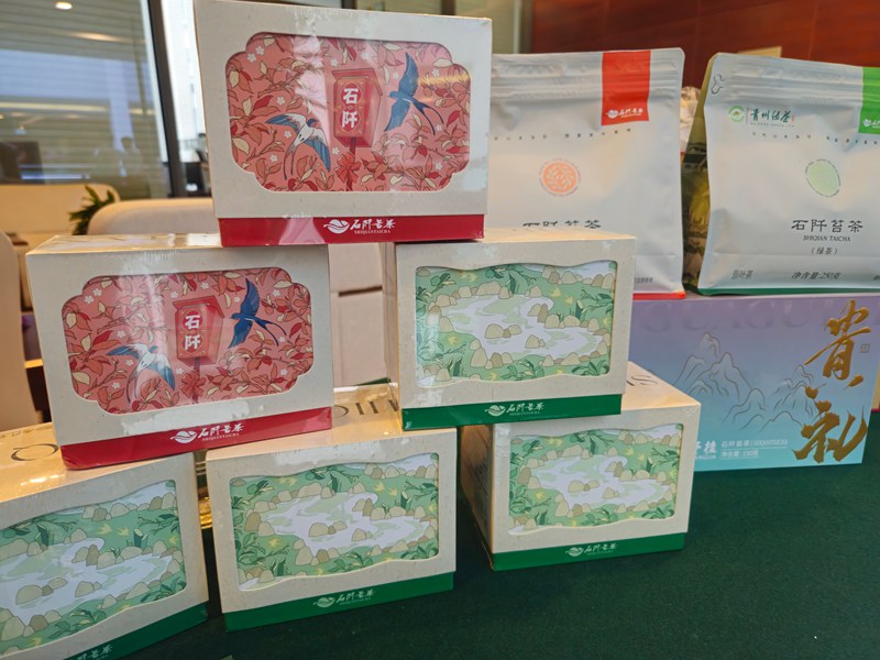 发布会现场展示的产品。